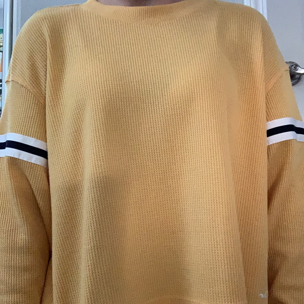 yellow hollister long-sleeve boyfriends tee